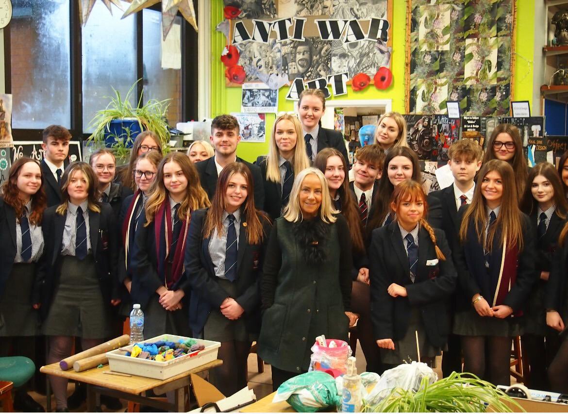 Local Artist Geraldine Connon visits Art Department
